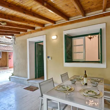 Minimalist Cozy House * Corfu (city)