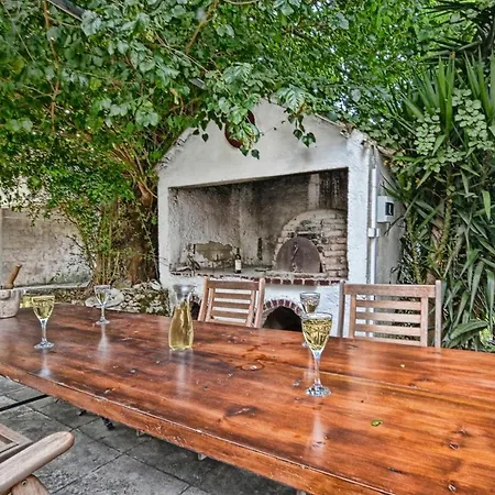 Minimalist Cozy House 펜션 Corfu (city)