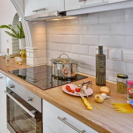 Minimalist Cozy House *